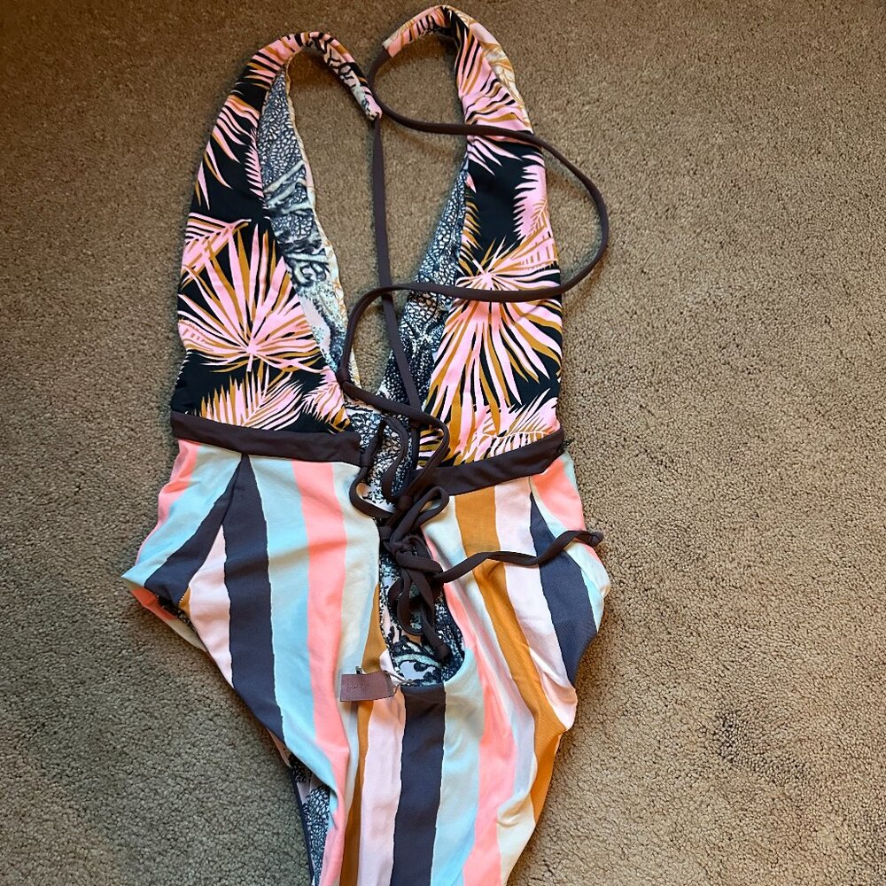 MAAJI PLUNGE FLORAL STRIPE TIE REVERSIBLE ONE PIECE SWIMSUIT SIZE L